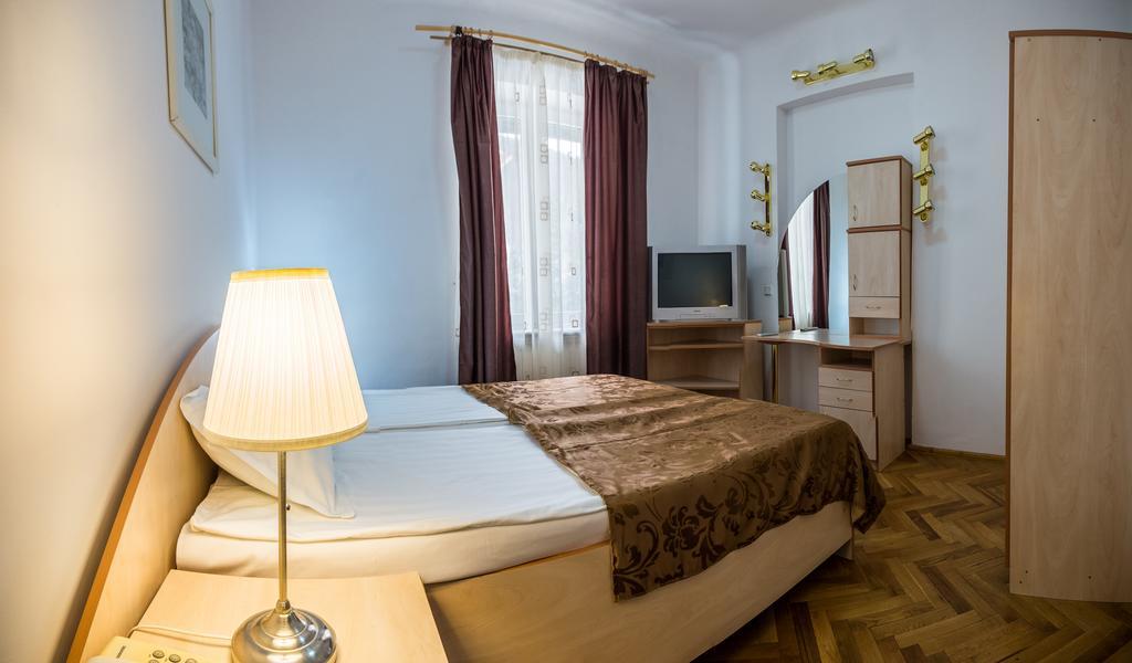 Hotel Rina Cerbul Sinaia Exteriér fotografie