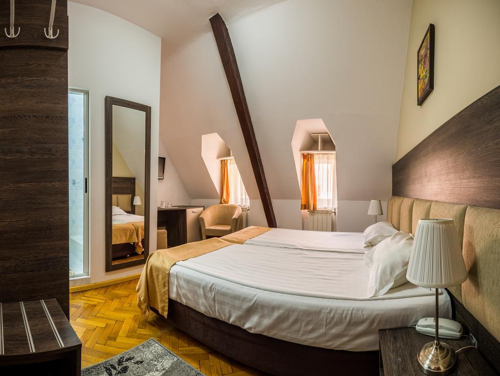 Hotel Rina Cerbul Sinaia Exteriér fotografie