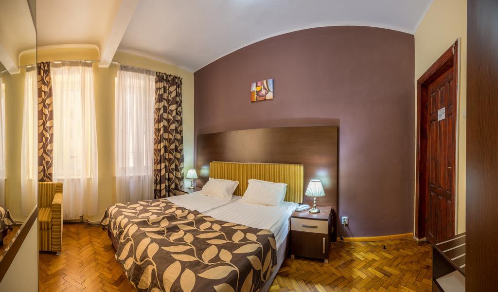 Hotel Rina Cerbul Sinaia Exteriér fotografie