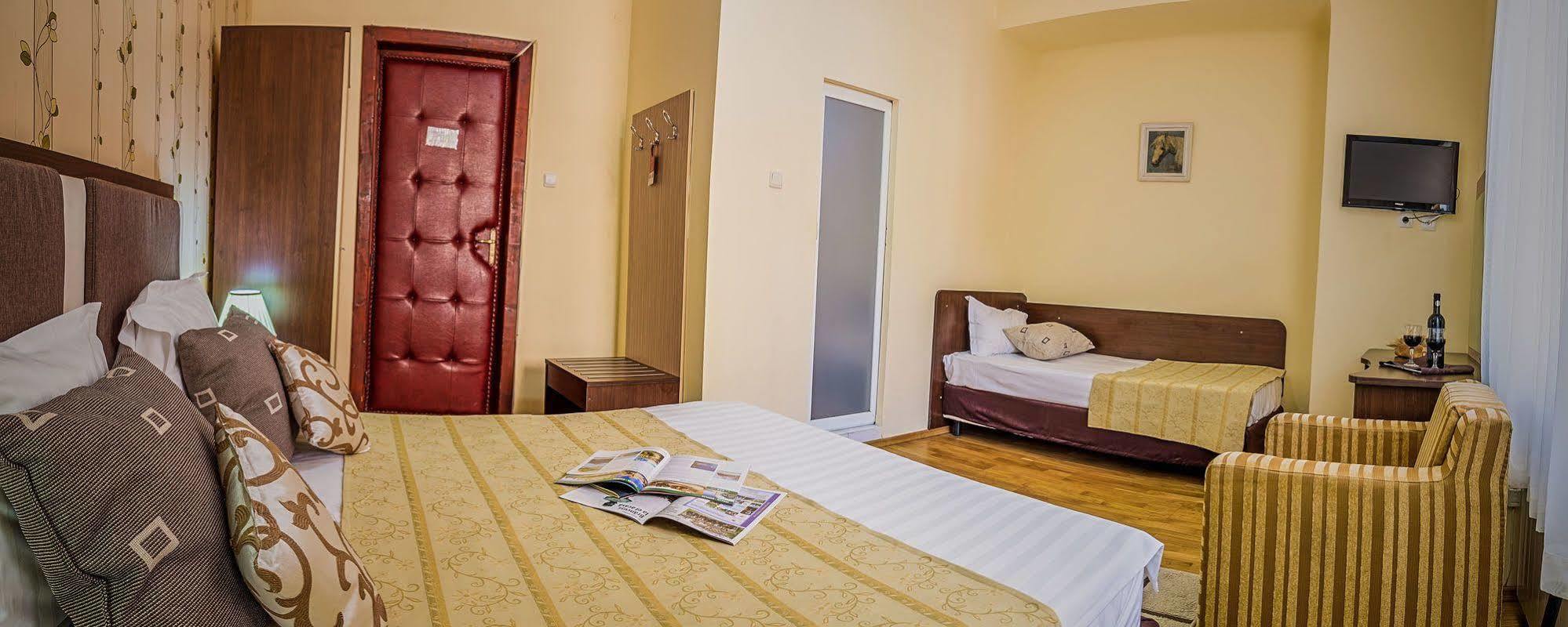 Hotel Rina Cerbul Sinaia Exteriér fotografie